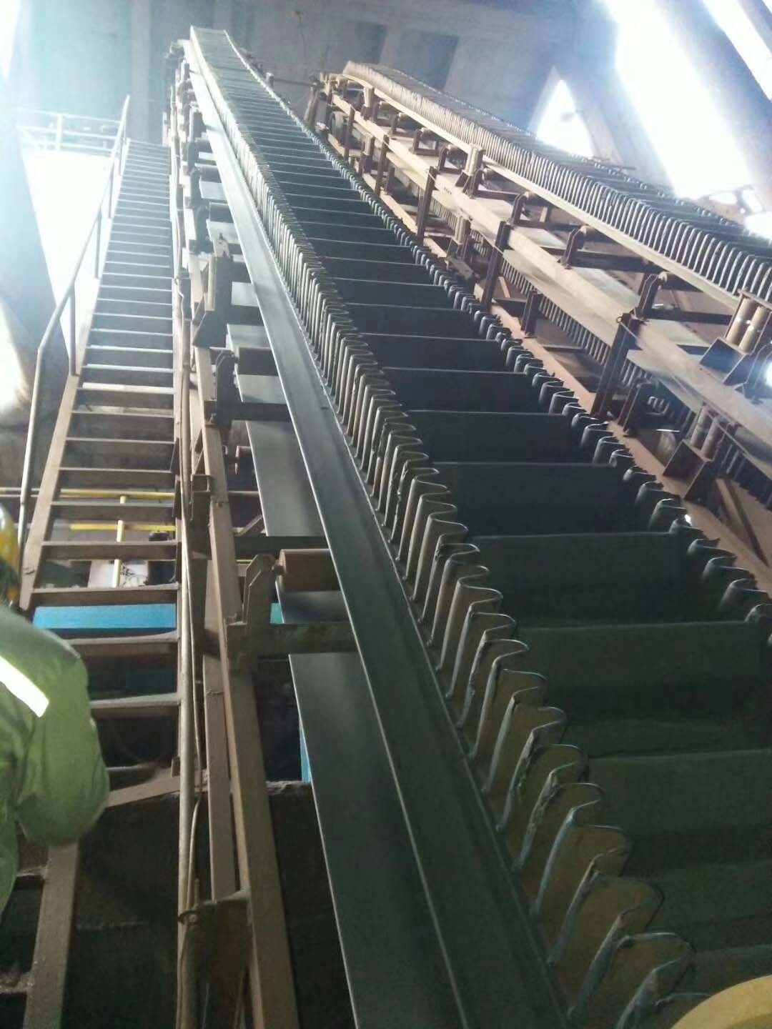 長距離皮帶輸送機怎么安裝